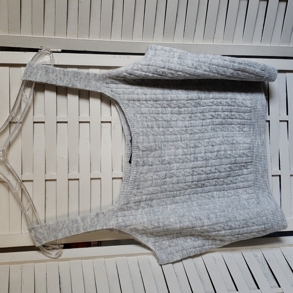 New York & Company Tops - New York Co. New shoulder strap acrylic gray crop top size XL